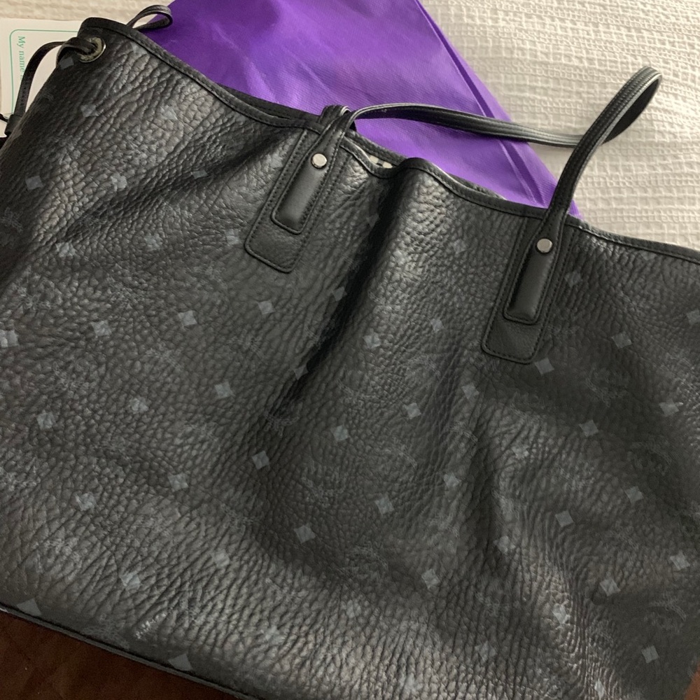 Mcm tote - Picture 1 of 3
